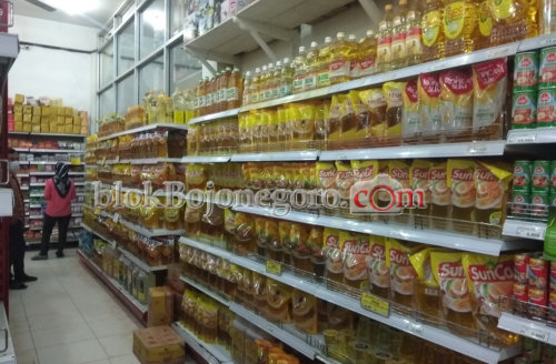 Jelang Puasa, Stok Minyak Goreng di Toko Modern Melimpah